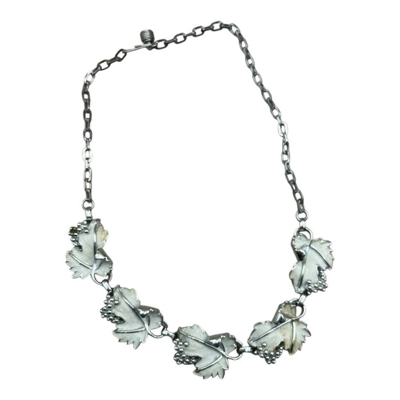 VINTAGE SARAH COVENTRY "WHISPERING LEAVES" ADJUSTABLE CHOKER NECKLACE - Picture 1 of 3